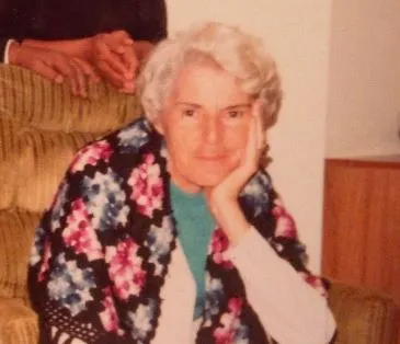 Vera Ponnen portrait