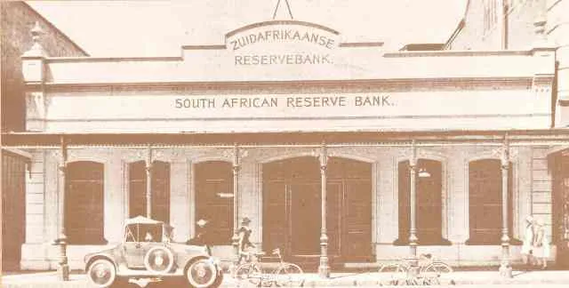 The South African Reserve Bank is established