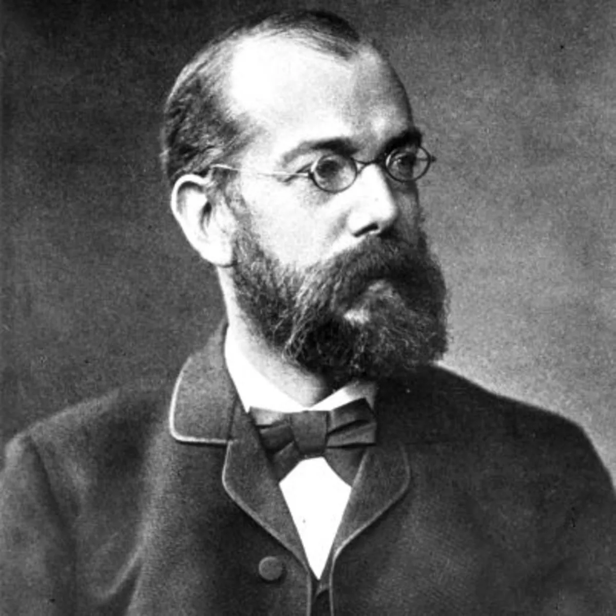 Robert Koch announces the discovery of a rinderpest vaccine