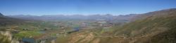 https://en.wikipedia.org/wiki/Ceres,_Western_Cape#/media/File:Ceres_Valley_Panorama_View.jpg