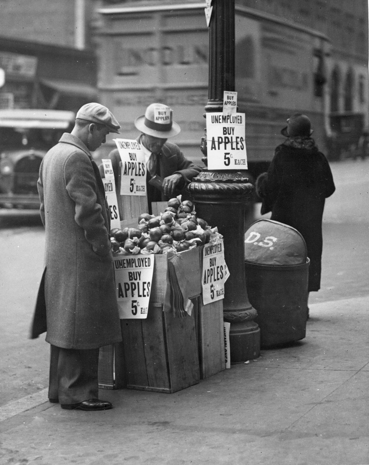 essay about capitalism in the usa 1900 to 1940