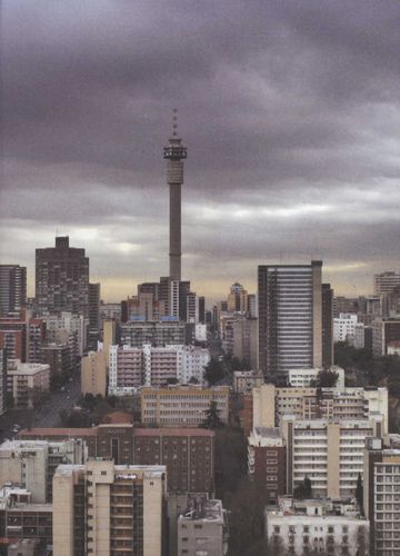 ⢠Jo'burg. Johannesburg: STE Publishers, 2001. ISBN 978-2350460147. Photographs taken in and around Johannesburg