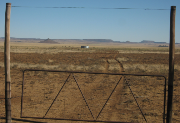 https://upload.wikimedia.org/wikipedia/commons/b/b4/Oppermansgronde%2C_9987%2C_South_Africa_-_panoramio.jpg