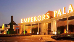Emperor's Palace Hotel and Casino https://travelground.imgix.net/AAEAAQAAAAAAAAAAAAAAJDcxMWFkNzU4LTkxMmUtNGQxYy1hMjI4LWI5YzM3OWQ1MDM5NQ?fit=crop&w=625&h=440&bg=000000&auto=enhance,compress&q=80