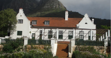 https://upload.wikimedia.org/wikipedia/commons/thumb/c/cb/Welgelegen_Homestead%2C_Mowbray%2C_Cape_Town.jpg/800px-Welgelegen_Homestead%2C_Mowbray%2C_Cape_Town.jpg